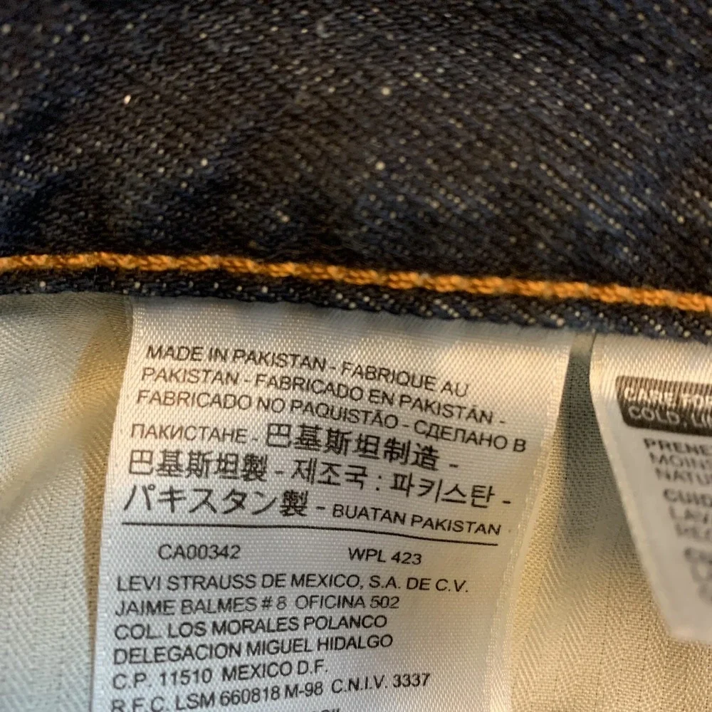 LEVI'S Women's 32 x 28 Straight Cut Cropped Frayed Hem Denim Jeans High Waist - Picture 7 of 11